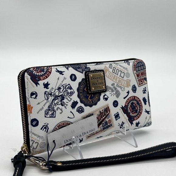 Disney Vacation Club DVC Dooney & Bourke Wallet Wristlet - Picture 1 of 10